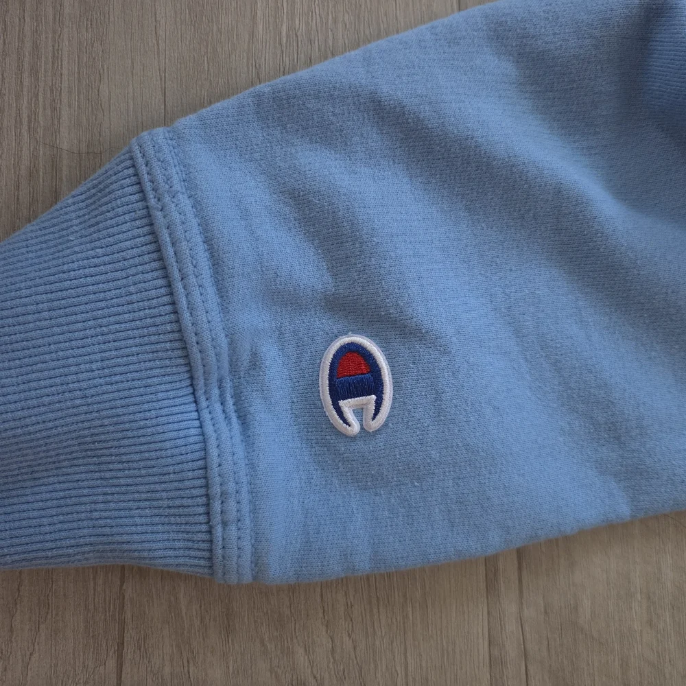 Champion Men's Light Blue Crew Neck Sweatshirt